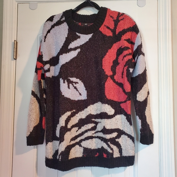 OVERSIZED FLORAL SWEATER - Picture 1 of 4
